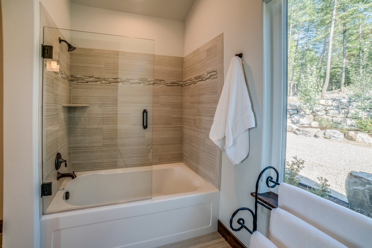Shower & Tub Installation in Clinton